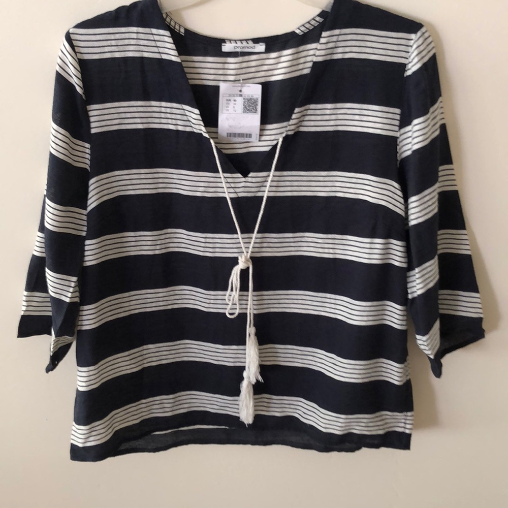 Blue and white striped top women’s size US8